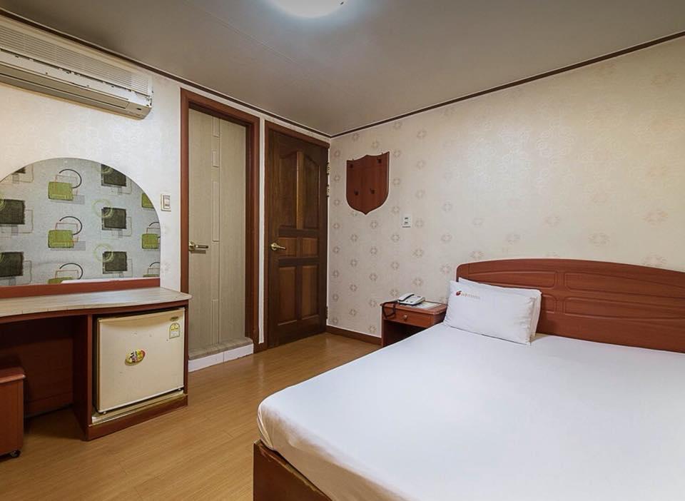 Khách sạn Apple 3*